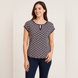 Emi & Joe Short Sleeve Chevron Navy & Tan Blouse Size Medium